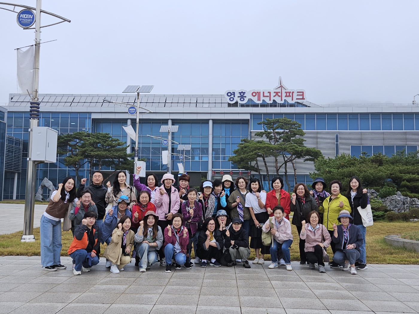 연수구 동별 행정복지센터는 이달 소양 교육의 일환으로 자생단체 회원의 직무역량 강화를 위한 인천시 생생시정 현장견학을 신청해 참여했다